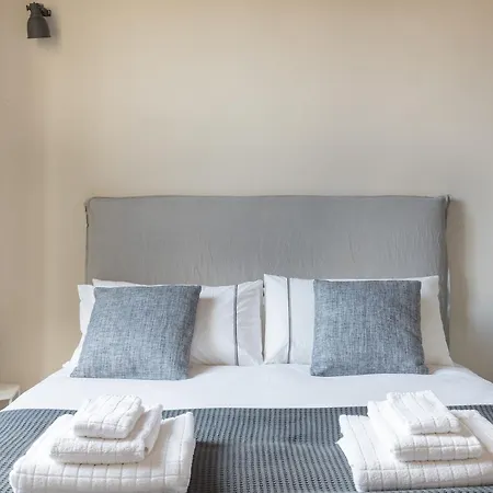 Daire Mami's Trastevere With Private Terrace